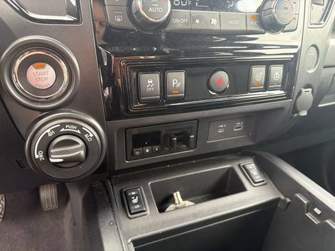 Used 2023 Nissan Titan PRO-4X w/ Pro-4x Convenience Package AWD/4WD image 20