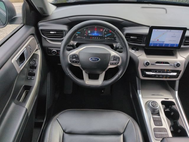 Used 2023 Ford Explorer XLT w/ Equipment Group 202A RWD image 16