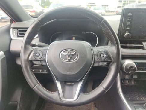 Used 2021 Toyota RAV4 SE w/ Weather & Moonroof Package AWD/4WD image 8
