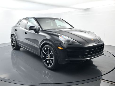 Certified 2022 Porsche Cayenne Turbo image 17