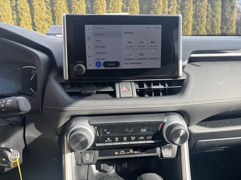 Used 2025 Toyota RAV4 LE image 25