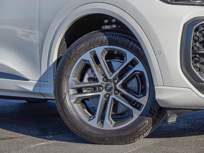 Certified 2025 Audi Q5 Premium Plus w/ Premium Plus