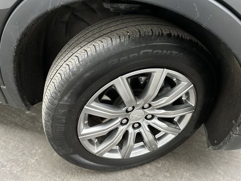 Used 2023 Cadillac XT4 Premium Luxury image 12