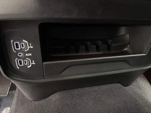 Used 2025 RAM 2500 Big Horn AWD/4WD image 23