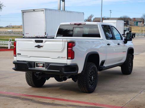 New 2026 Chevrolet Silverado 2500 ZR2 image 15
