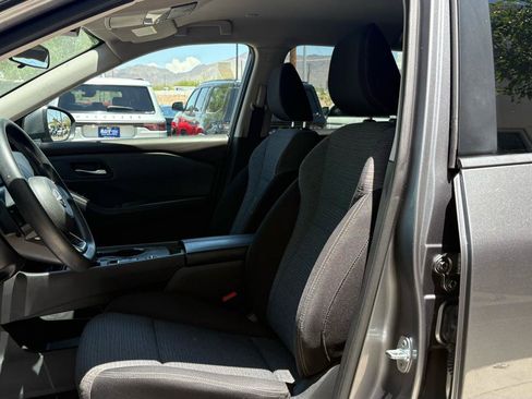 Used 2022 Nissan Rogue SV FWD image 26