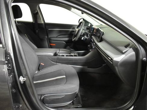 Used 2025 Hyundai Sonata SEL FWD image 32