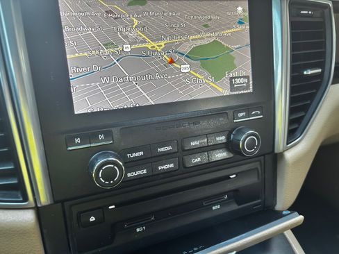 Used 2017 Porsche Macan image 28