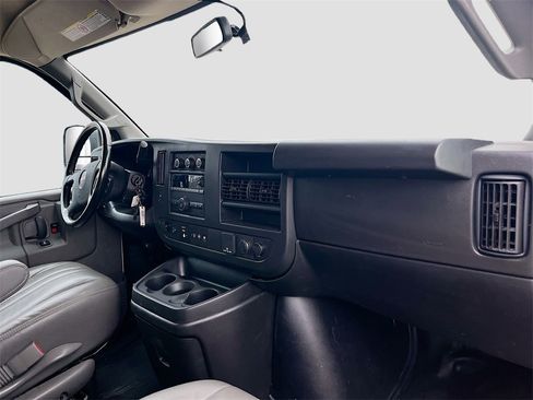 Used 2023 GMC Savana 3500 w/ Driver Convenience Package image 25