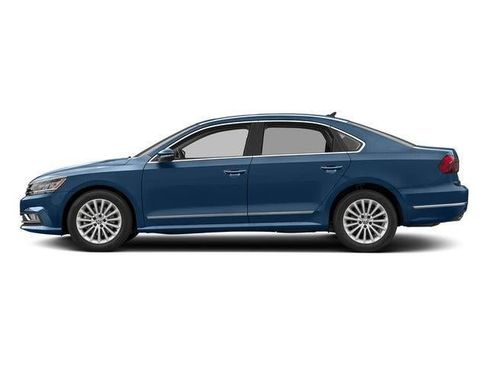 Used 2018 Volkswagen Passat 2.0T SE w/ SE Lighting Package FWD image 2