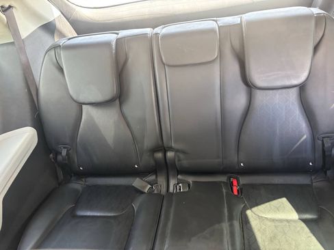 Used 2023 Kia Carnival LX FWD image 23