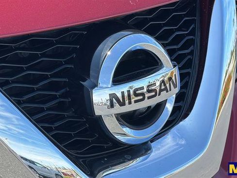 Used 2015 Nissan Rogue SV w/ SV Premium Package image 39