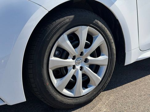 Used 2025 Toyota Corolla LE FWD image 18