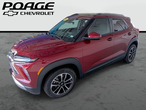 Used 2024 Chevrolet TrailBlazer LT w/ Driver Confidence Package image 1