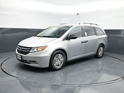 Used 2015 Honda Odyssey LX image 3