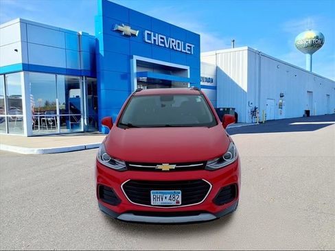 Used 2017 Chevrolet Trax LT w/ LT Convenience Package image 9