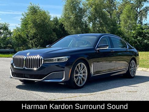 Used 2020 BMW 750i xDrive w/ Executive Package AWD/4WD image 3