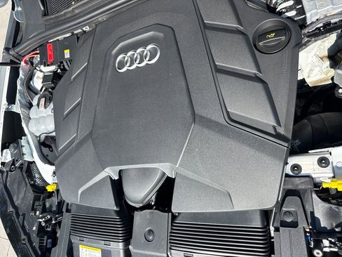 Used 2025 Audi Q7 3.0T Premium Plus AWD/4WD image 34