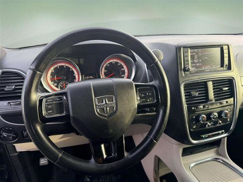 Used 2019 Dodge Grand Caravan SXT image 26