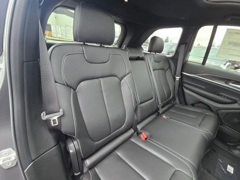 New 2025 Jeep Grand Cherokee Limited AWD/4WD image 15