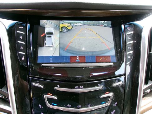 Used 2019 Cadillac Escalade Luxury AWD/4WD image 20