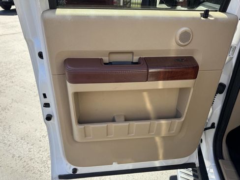 Used 2013 Ford F250 King Ranch w/ King Ranch w/Chrome Pkg image 17
