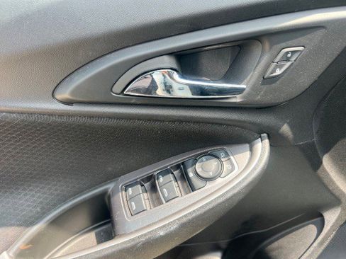 Used 2023 Chevrolet Malibu LT FWD image 21