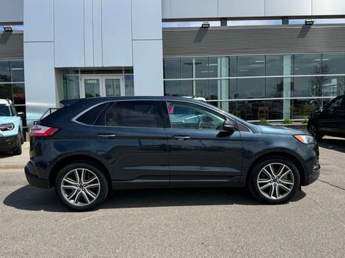 Certified 2022 Ford Edge Titanium AWD/4WD image 36
