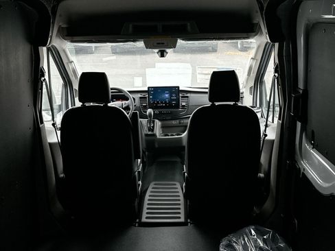 New 2026 Ford Transit 250 148 Medium Roof w/ Load Area Protection Package RWD image 33