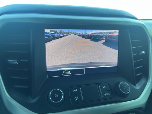 Used 2023 GMC Acadia SLE w/ Driver Convenience Package image 30