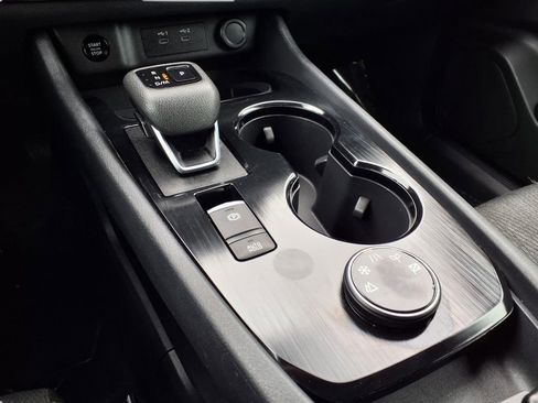 Certified 2024 Nissan Rogue SV AWD/4WD image 11