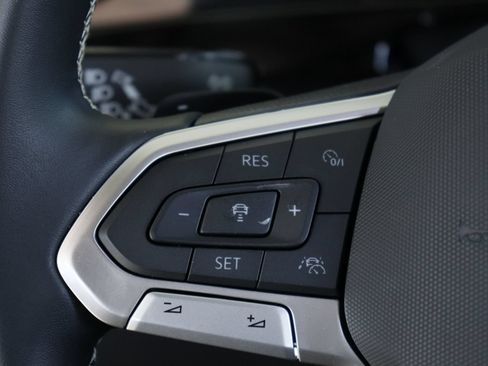 Certified 2026 Volkswagen Atlas SE FWD image 12