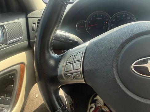 Used 2009 Subaru Outback 2.5i Limited AWD/4WD image 16