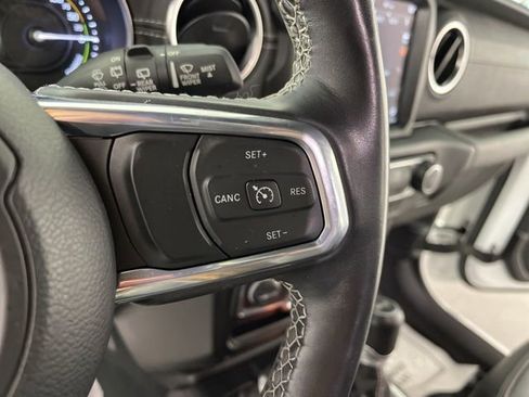 Used 2022 Jeep Wrangler Unlimited Sahara w/ Cold Weather Group image 21