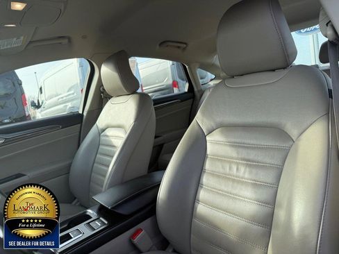 Used 2018 Ford Fusion SE w/ Equipment Group 602A image 9