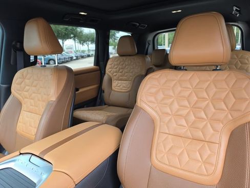 Certified 2025 Nissan Armada Platinum Reserve RWD image 22