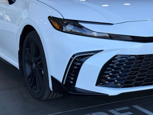New 2026 Toyota Camry Hybrid image 8