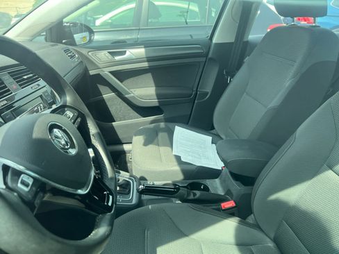 Used 2019 Volkswagen Golf S FWD image 6