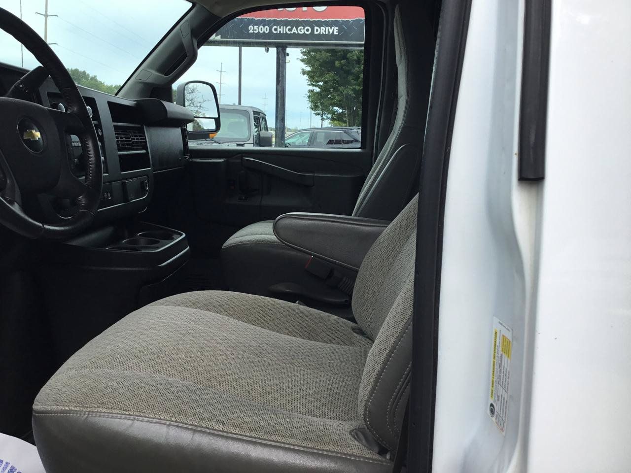 Used 2020 Chevrolet Express 3500 w/ Power Convenience Package RWD image 12