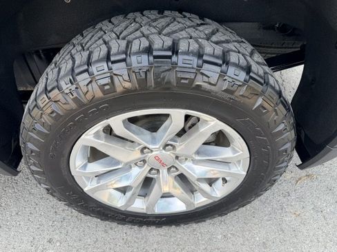 Used 2019 GMC Sierra 1500 SLT w/ SLT Premium Plus Package AWD/4WD image 10