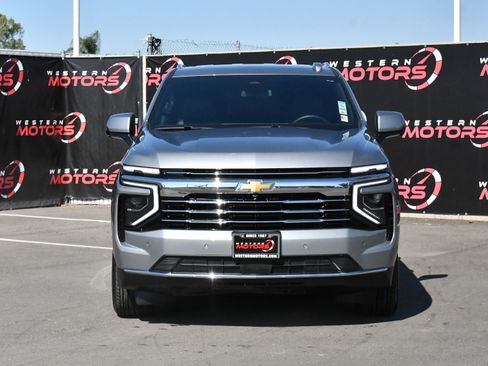 Used 2025 Chevrolet Tahoe LT AWD/4WD image 2