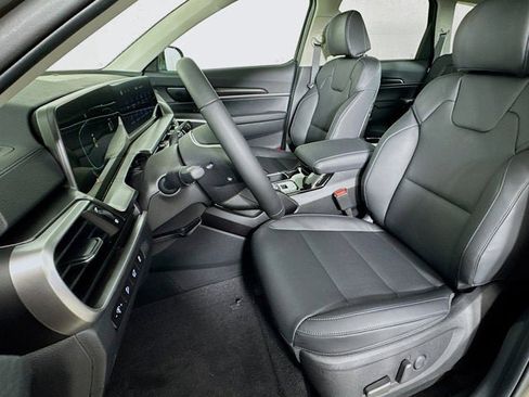 New 2025 Kia Telluride S image 25