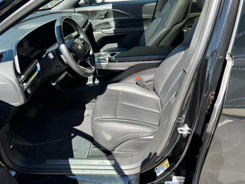 Used 2024 Cadillac Lyriq Sport AWD/4WD image 16