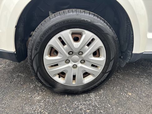 Used 2019 Dodge Journey SE w/ Connectivity Group image 36