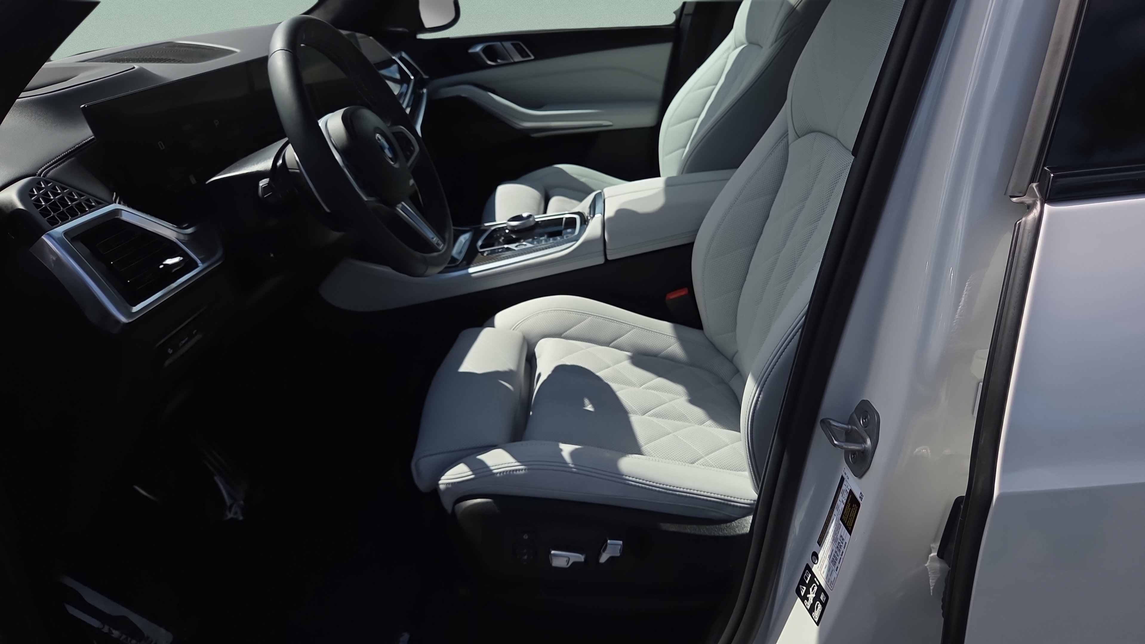 Used 2026 BMW X5 M60i w/ Executive Package AWD/4WD image 9