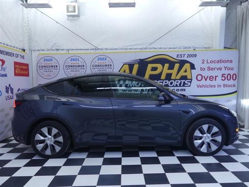 Used 2023 Tesla Model Y AWD image 31