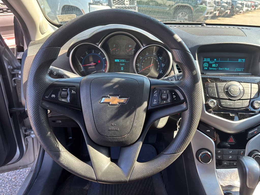 Used 2015 Chevrolet Cruze LT FWD image 11
