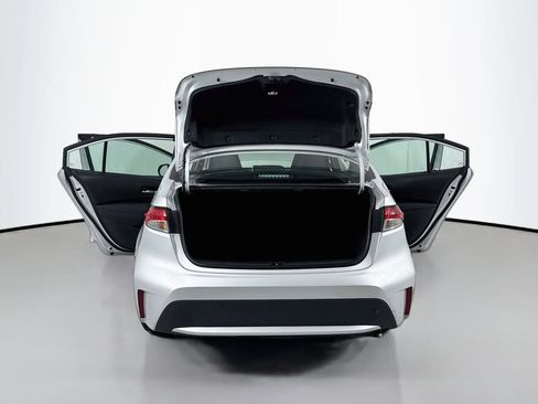 Used 2020 Toyota Corolla LE FWD image 16
