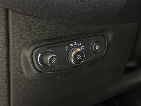 Used 2020 Chevrolet Equinox LT FWD image 14