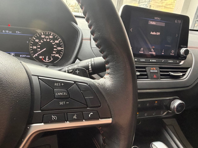 Used 2022 Nissan Altima 2.5 SR w/ Midnight Edition Package FWD image 17